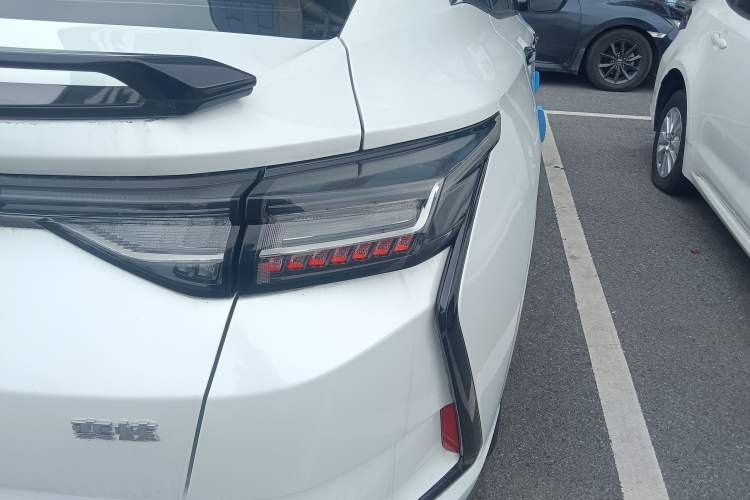 Used Dongfeng Aeolus Yixuan 2023 Mach Edition 1.5L Automatic Chasing Wind Version