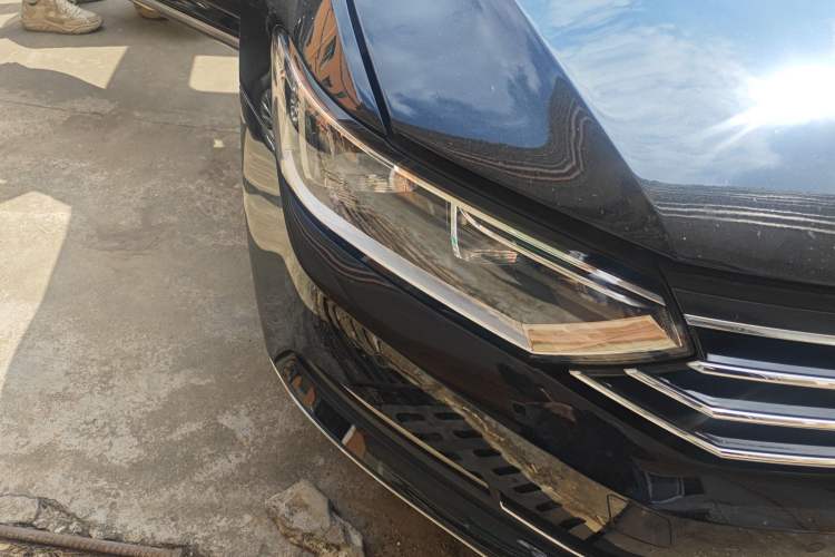 Used Volkswagen Magotan 2018 330TSI DSG Advanced Model Right Front Headlight