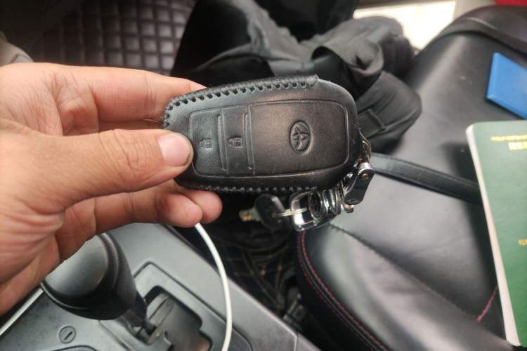 Used Toyota RAV4 2016 2.0L CVT Two-Wheel Drive Fashion Edition China V Standard