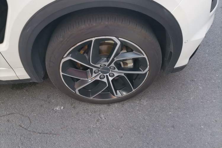 Used Lynk & Co 05 2020 2.0TD Two-Wheel Drive Shine Halo Right Front Wheel Hub