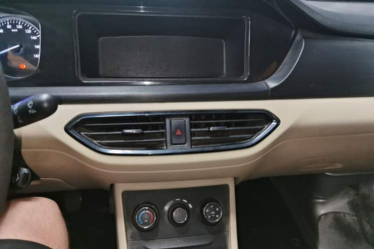 Used CHANGAN KUAYUE Xing V3 2023 1.3L Gasoline Standard Model 7-Seater Passenger Vehicle