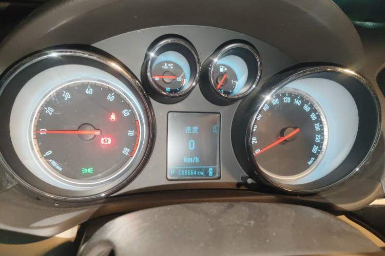Used Buick Regal 2015 2.0L Leading Fashion Edition Instrument Cluster
