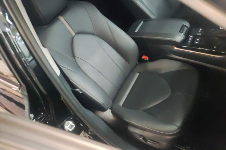 Used Toyota Highlander 2023 2.5L Smart Electric Hybrid Dual-Engine 4x4 Knight Edition 7 Seats
