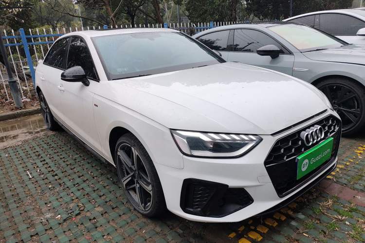 Used Audi A4L 2024 40 TFSI Luxury Dynamic Edition Front Right 45 Deg