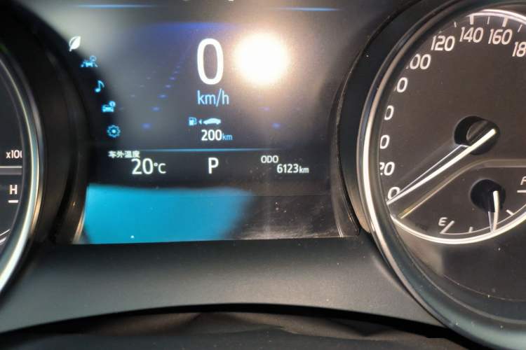 Used Toyota Camry 2021 2.0G Luxury Edition
