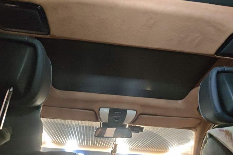 Used Mercedes-Benz E-Class 2015 E 260 L Sport & Fashion Model
