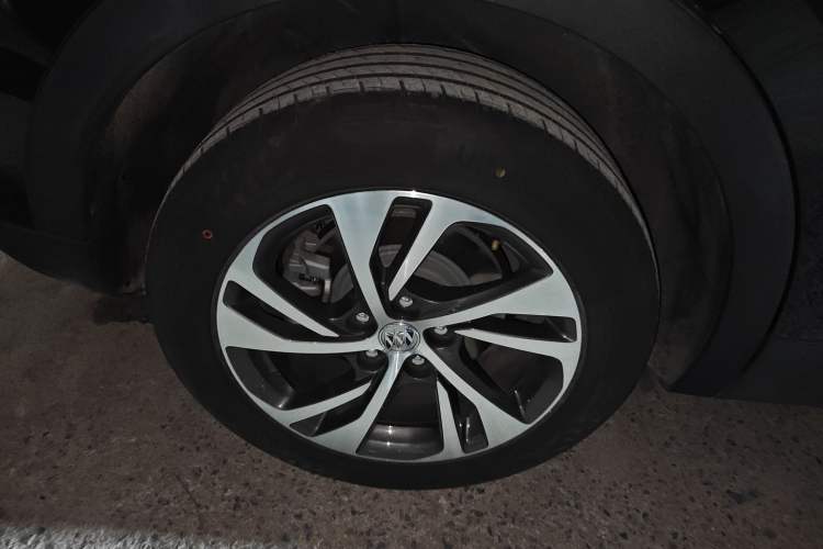 Used Buick Envision 2023 Encore S 652T Two-Wheel-Drive Luxury Model