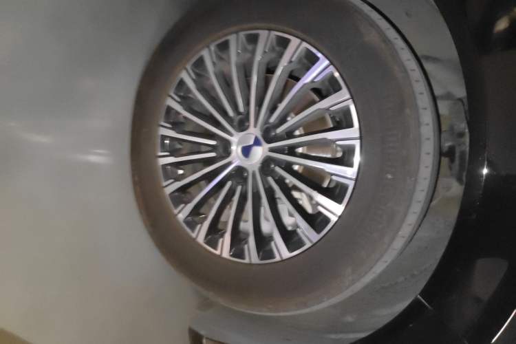 Used Denza D9 2022 DM-i 970 Four-Wheel Drive Flagship Model
