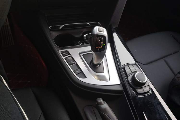 Used BMW 3 Series 2016 316i Fashion Model Gear Lever