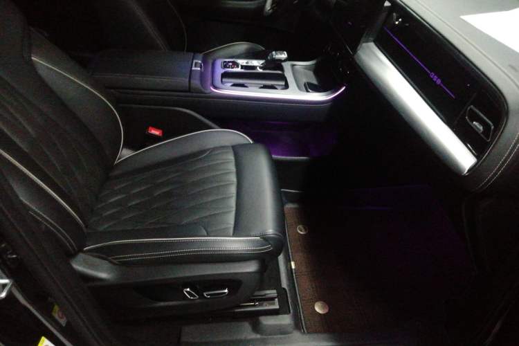 Used GAC Trumpchi GS8 2022 Linghang Series 2.0 TGDI Two-Wheel Drive Luxury Smart Connectivity Version (6 Seats)
