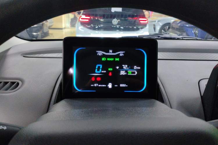 Used CHANGAN NEVO Lumin 2024 205km Orange Wind Edition
