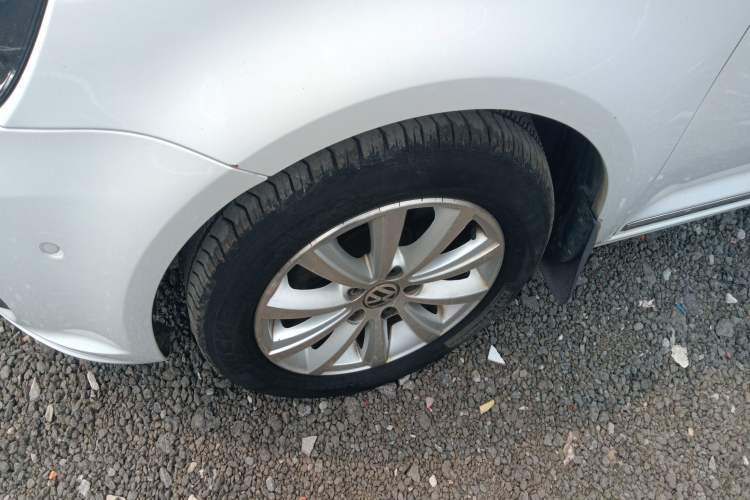 Used Volkswagen Touran 2013 1.4T DSG Smart Edition 7-Seater Left Front Wheel Hub