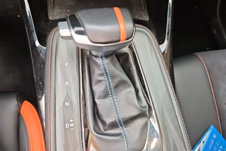 Used CHANGAN OSHAN X5 2022 Sport Edition 1.5T DCT Cyclone Assault Gear Lever