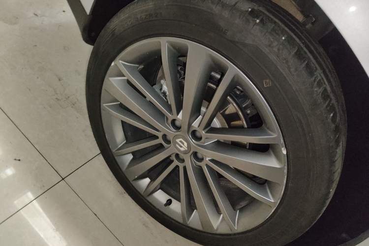 Used Leapmotor C16 2024 Pure Electric 520 Deluxe Edition Right Rear Wheel Hub