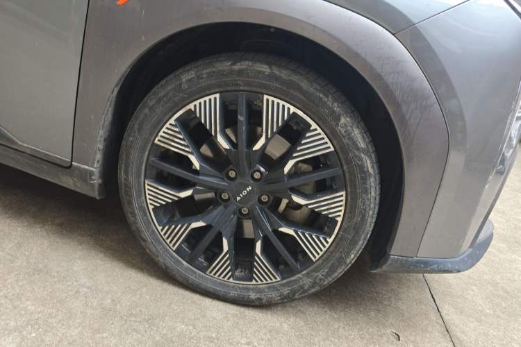 Used AION Y 2022 70 Tech Edition Lithium Iron Phosphate