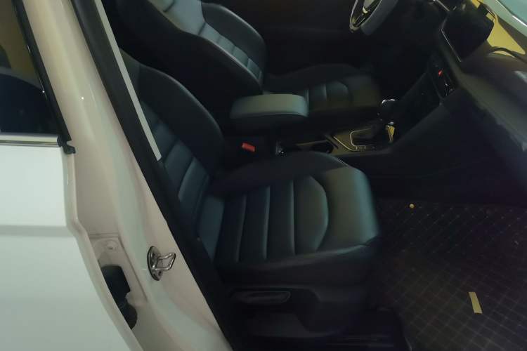 Used Volkswagen Tharu 2022 280TSI Two-Wheel-Drive Luxury Edition Right Front Seat