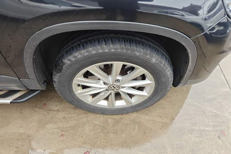 Used Volkswagen Tiguan 2015 1.8TSI Automatic Two-Wheel Drive Comfort Edition Right Front Wheel Hub