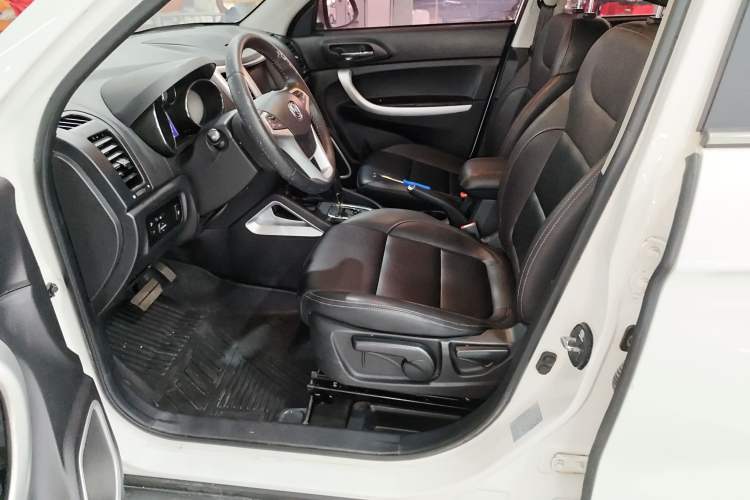 Used CHANGAN CS35 2016 1.6L Automatic Luxury Model China V Standard Left Front Seat