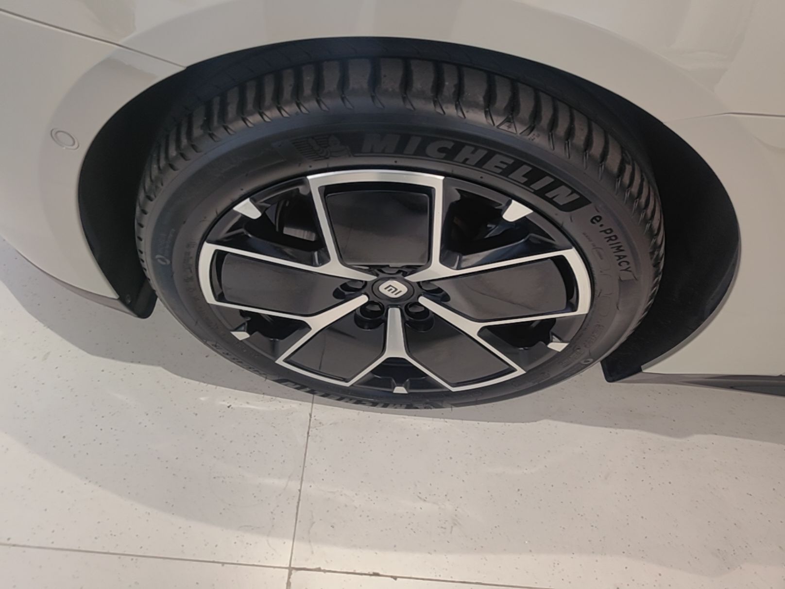 Xiaomi Auto SU7 2024 Rear-Drive Standard Founder Edition — снимка 10