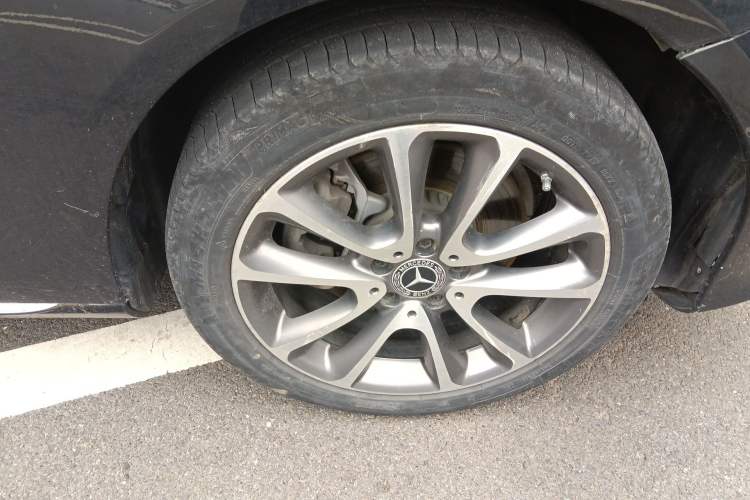 Used Mercedes-Benz E-Class 2020 E 260 L Right Front Wheel Hub