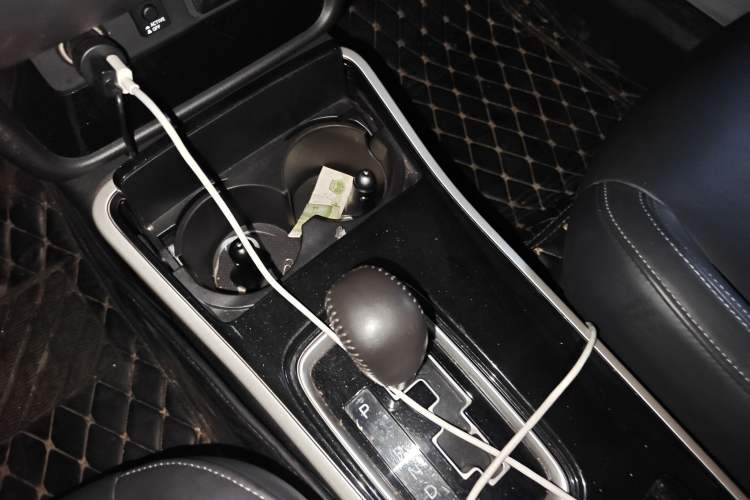 Used Mitsubishi Outlander 2019 2.4L 4x4 Zhi Xiang Edition 5 Seats China V Emission Standard