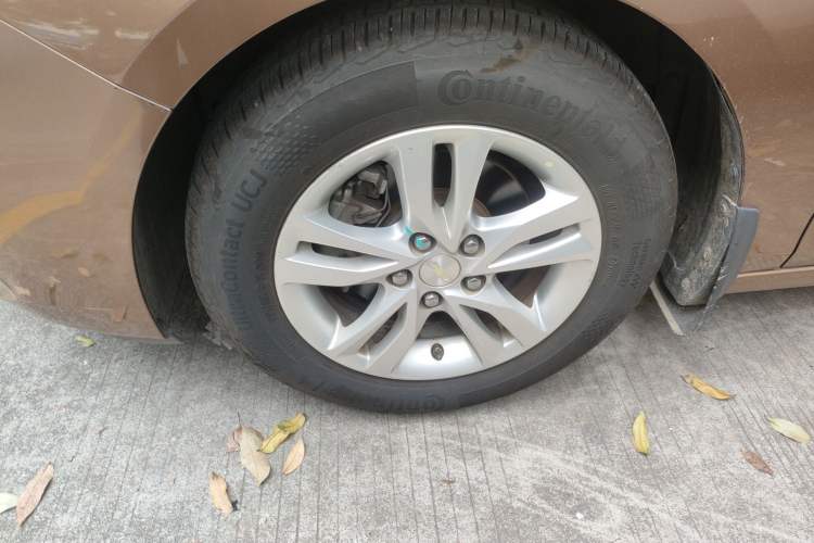 Used Chevrolet Cavalier 2018 320 Automatic Xinyue Edition Left Front Wheel Hub