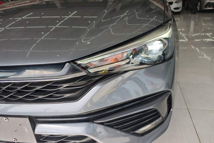 Used Roewe i5 2021 Revised Version 1.5L CVT Diamond Edition Left Front Headlight