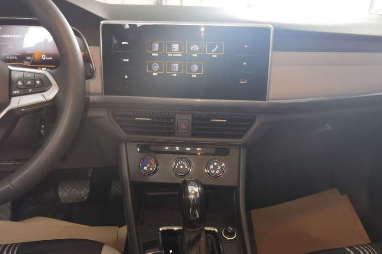 Used Volkswagen Bora 2024 200TSI DSG Comfort Edition Audio And AC Panel