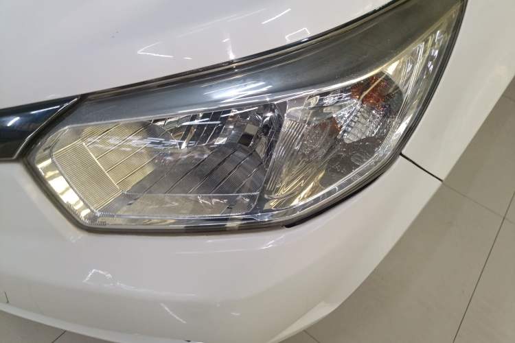 Used Venucia R50 2013 1.6L Manual Fashion Edition Left Front Headlight