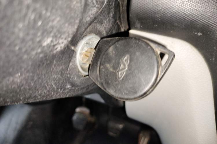 Used Karry Youyou 2018 1.2L Extended Cargo Van Standard Model 2 Seats