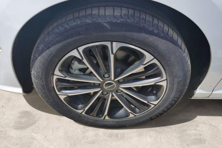 Used Roewe iMAX8 2021 400TGI Supreme Series Ultimate Edition Left Front Wheel Hub