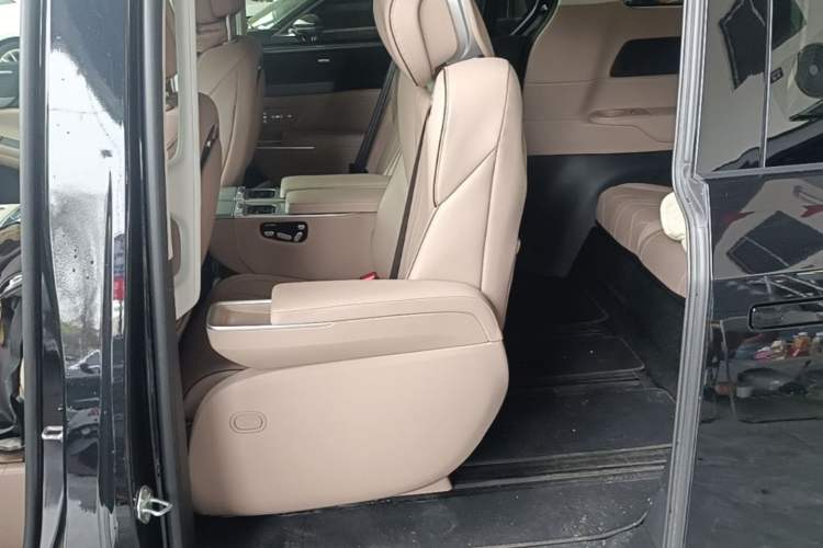 Used XPeng X9 2024 702 Ultra-Long Range Max