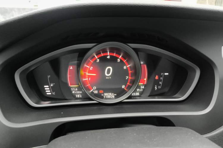 Used Volvo V40 2017 T3 Zhiyi Edition Instrument Cluster