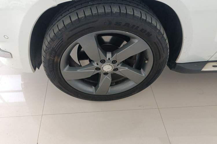 Used Mercedes-Benz GLK-Class 2013 GLK 300 4MATIC Dynamic Sunroof Model