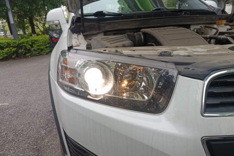 Used Chevrolet Captiva 2017 2.4L 4x4 Flagship Edition 7-Seater Right Front Headlight