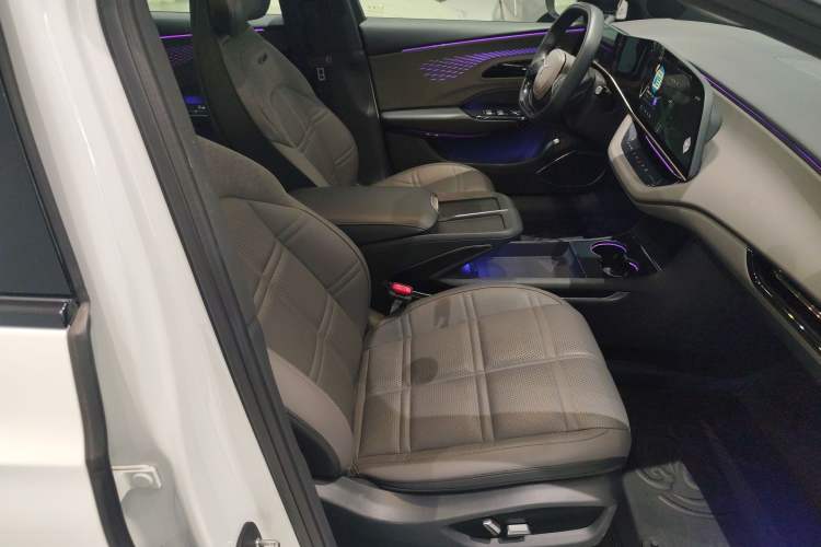 Used Hongqi EH7 2024 690 Pro
