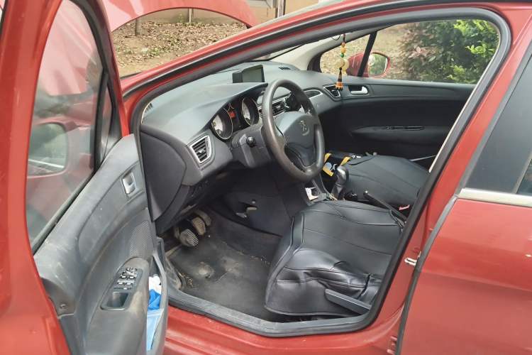 Used Peugeot 308 2013 1.6L Manual YouShang Model Driver Seat