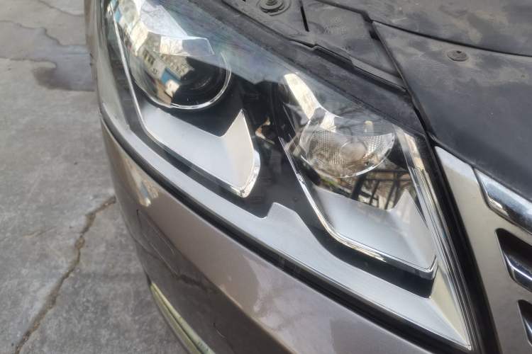 Used Volkswagen Magotan 2012 1.8TSI Prestige Model Right Front Headlight