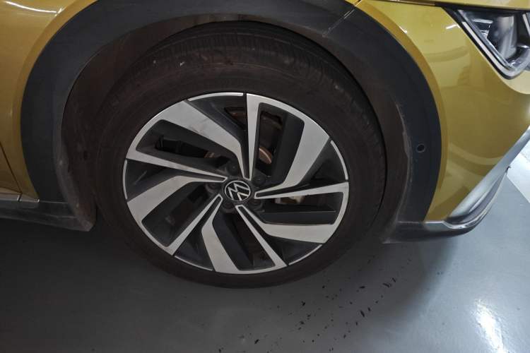 Used Volkswagen FAW-Volkswagen CC 2021 Estate Car 380TSI Vizion Edition Right Front Wheel Hub