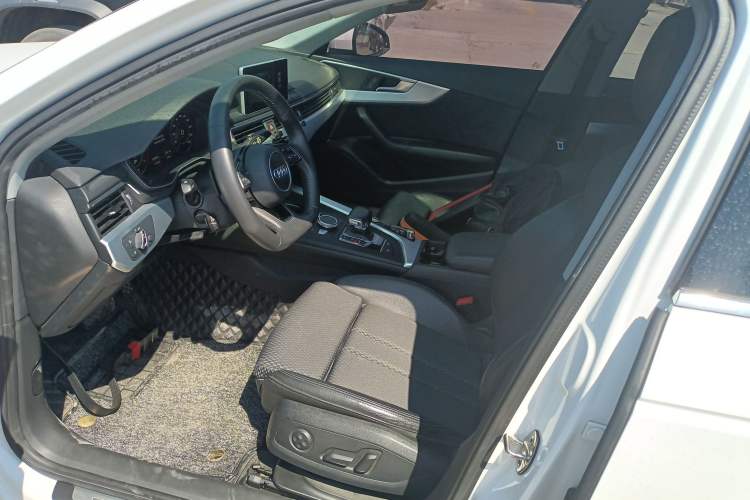 Used Audi A4L 2018 30th Anniversary Edition 40 TFSI Sport Edition Left Front Seat