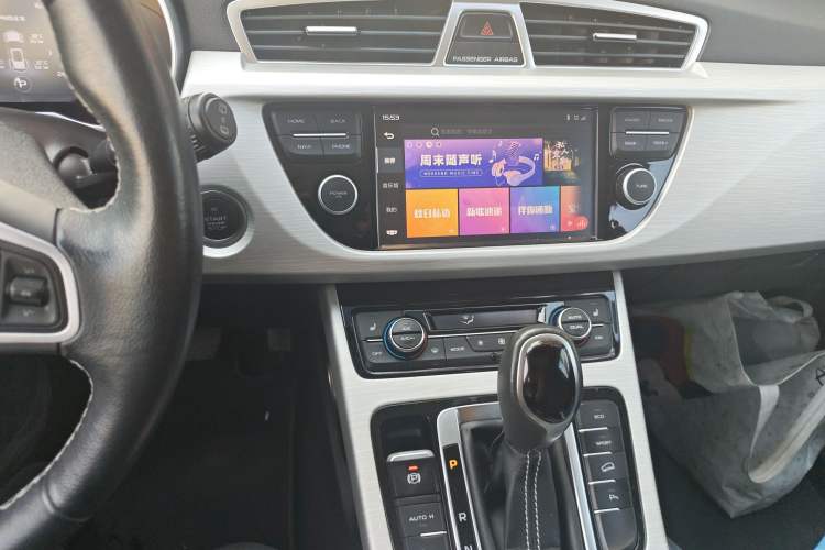 Used Geely Auto Emgrand X7 Sport 2018 1.8TD Automatic Two-Wheel Drive Smart Connect 4G Internet Edition
