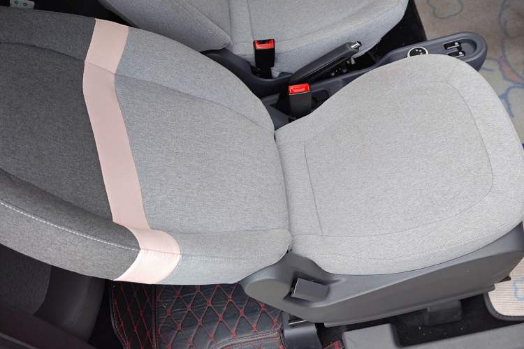 Used Wuling Hongguang MINIEV 2021 Macaron Premium Model – Lithium Iron Phosphate Right Front Seat