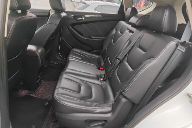 Used Dongfeng Fengon 580 2017 1.8L Manual Comfort Model
