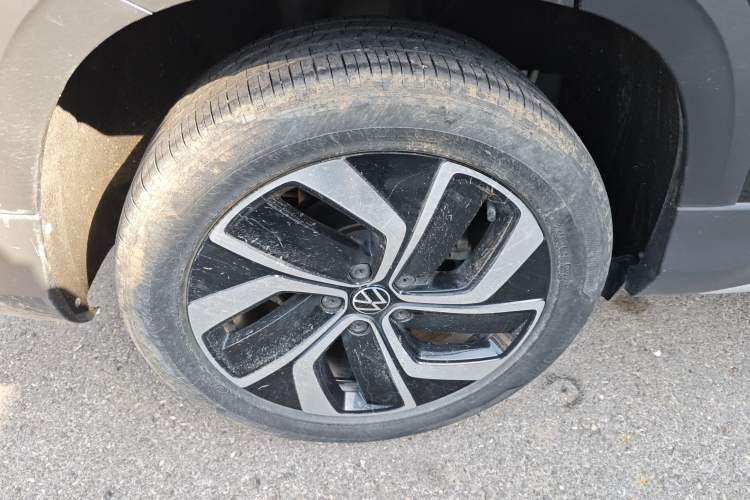 Used Volkswagen Tharu 2023 300TSI Two-Wheel-Drive Full Moon Edition Exterior 5