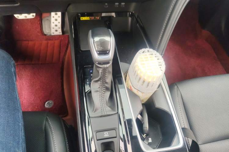 Used Toyota Camry 2026 Model Dual-Engine 2.0HSE Sport Lite Edition Gear Lever