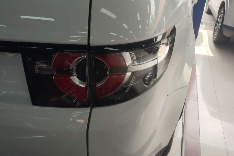 Used Land Rover Discovery Sport 2017 2.0T PURE Right Rear Taillight