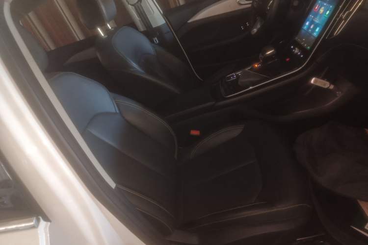 Used Roewe i6 MAX New Energy 2022 EV 600 Grand Touring Edition with Skyroof Right Front Seat