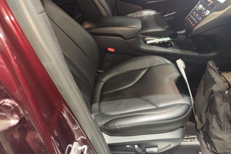 Used Lincoln MKC 2017 2.0T Two-Wheel Drive Deluxe Edition