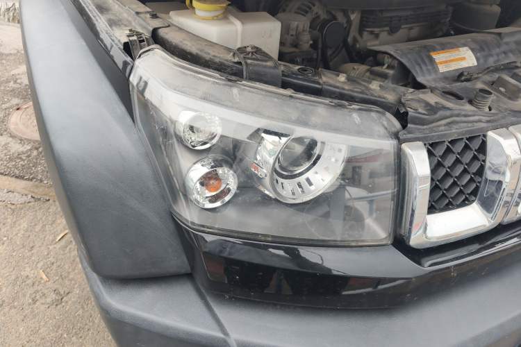 Used BAIC Off-Road BJ40 2016 40L 2.3T Automatic All-Wheel Drive Premium Edition Right Front Headlight