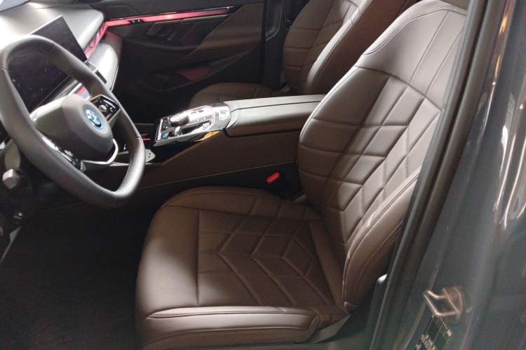 Used BMW i5 2024 eDrive 35L Luxury Package